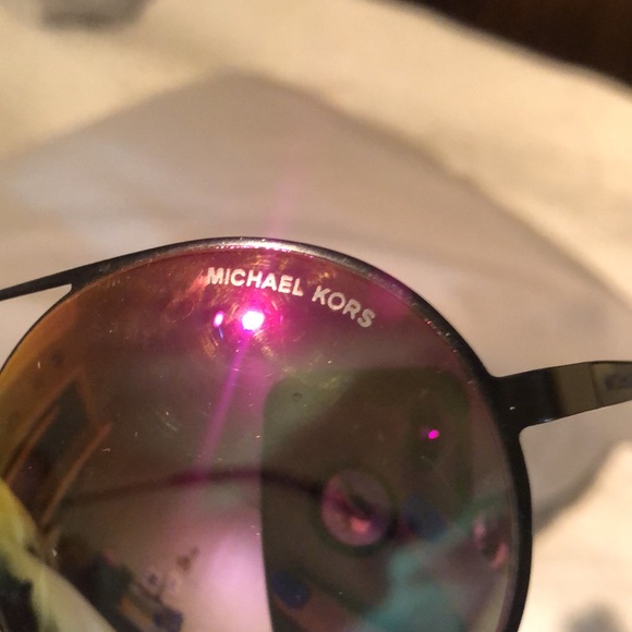 Michael Kors MK 1027 (Cabo) sunglasses. I - Picture 3 of 5